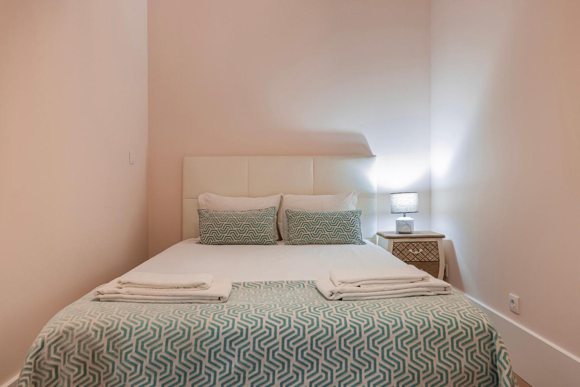 Apartamento Moderno Com Terraco Лиссабон Экстерьер фото
